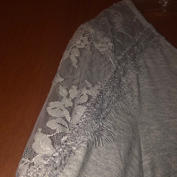 Gray soft and sexy A.E.O long sleeve shirt - Picture 2 of 4